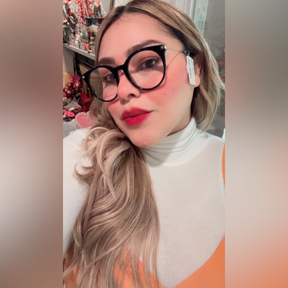 ONE DAY SALE💫

JUST TODAY💐ALEXANDER MCQUEEN unixes round eyeglasses ✨❤️